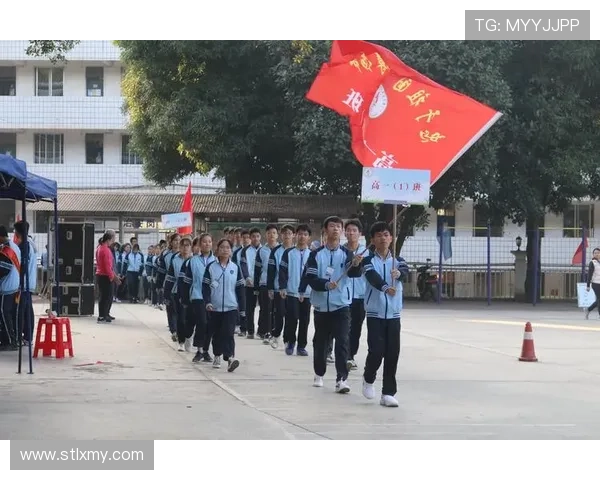 成贤娥：雕琢时光的艺术，绽放三级之美